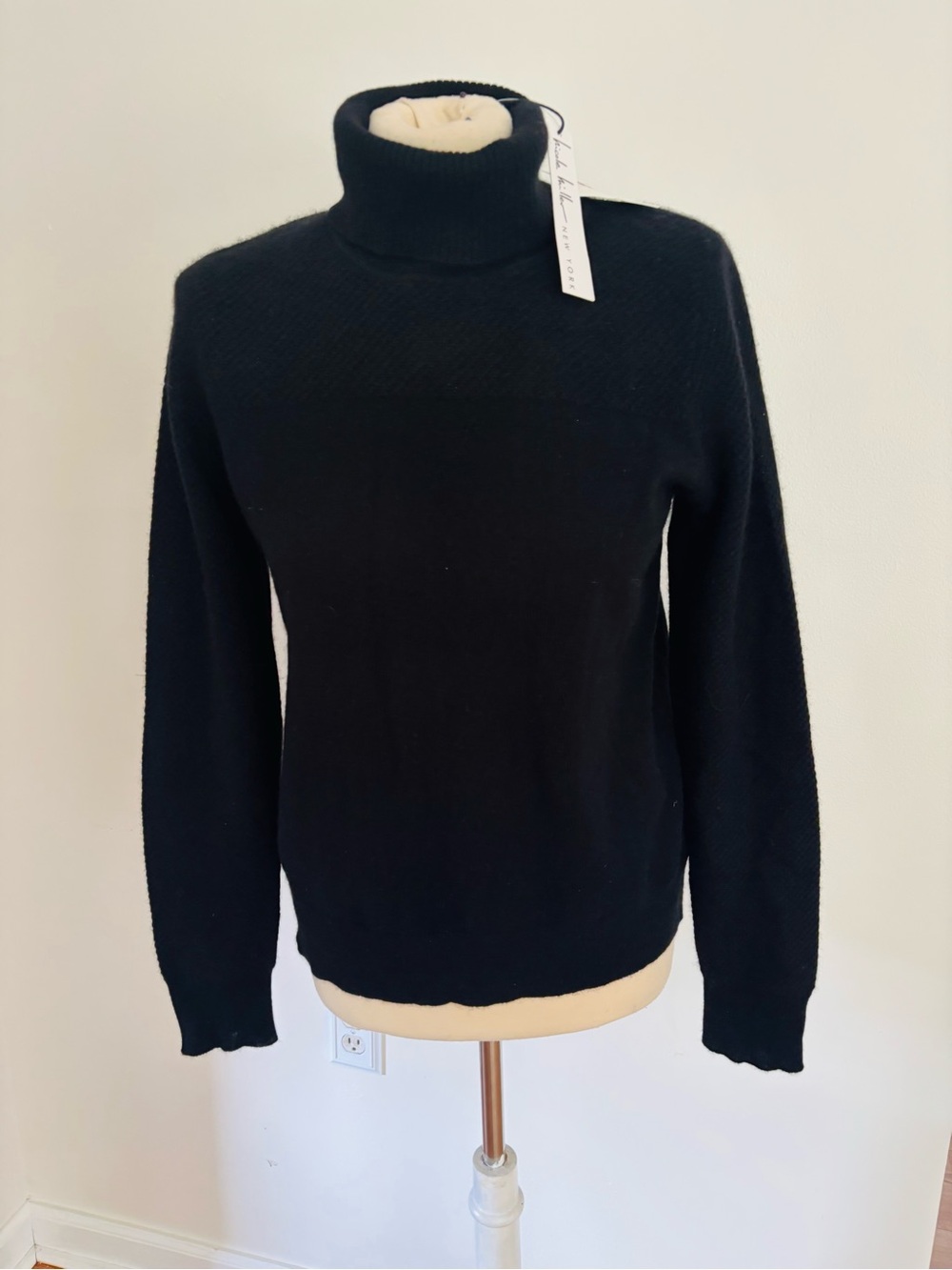 NWT Nicole Miller black cashmere turtleneck
